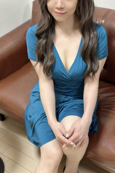 倉持ゆき(5/8デビュー予定)